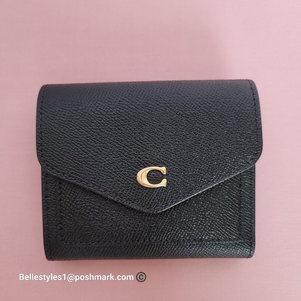 COACH Wyn Crossgrain Leather Small Leather Wallet- Black color⭐